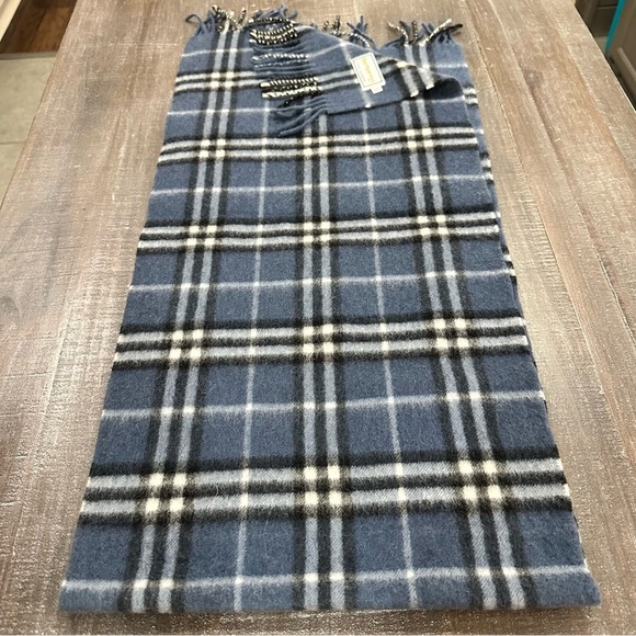 Burberrys Blue Plaid Cashmere Scarf - Picture 4 of 6